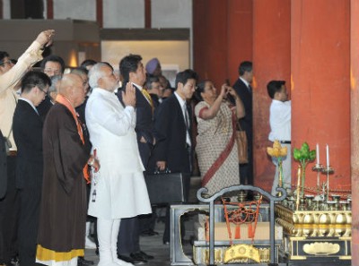 Modi visits ancient Toji Temple at Kyoto with Shinzo Abe 
